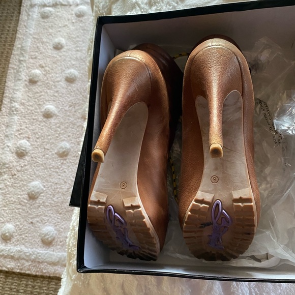 Hi heel Bootie size 8 - Picture 7 of 9